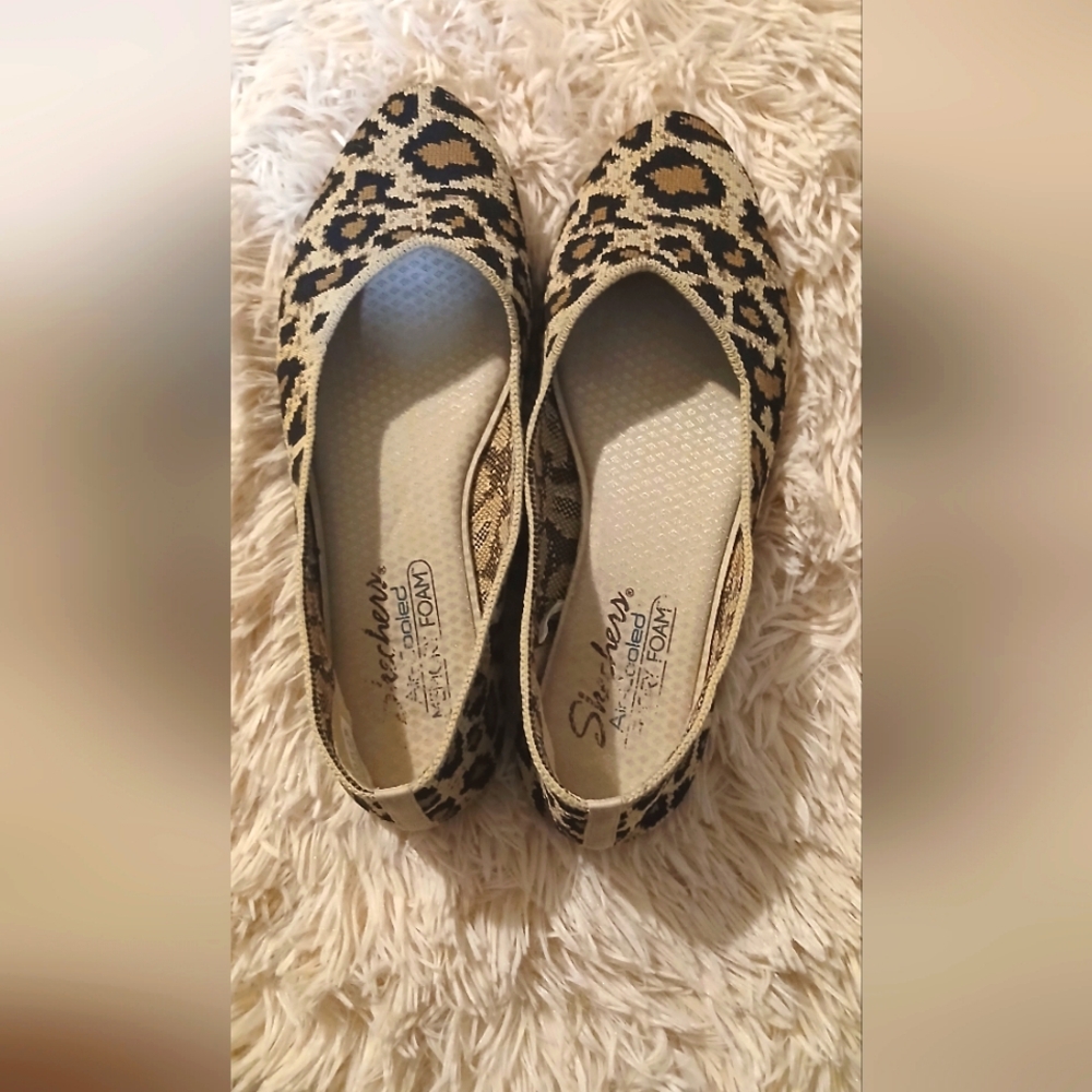 Skechers air cooled memory foam Sz 7.5
